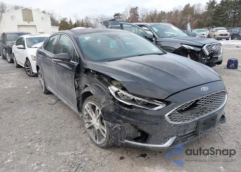2020 Ford Fusion Titanium z USA, uszkodzony, nr VIN 3FA6P0D97LR191912
